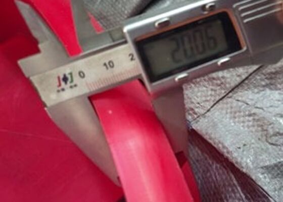 Polyurethane Conveyor Skirting Roll Heavy Duty Quarry Conveyor Dust Containment