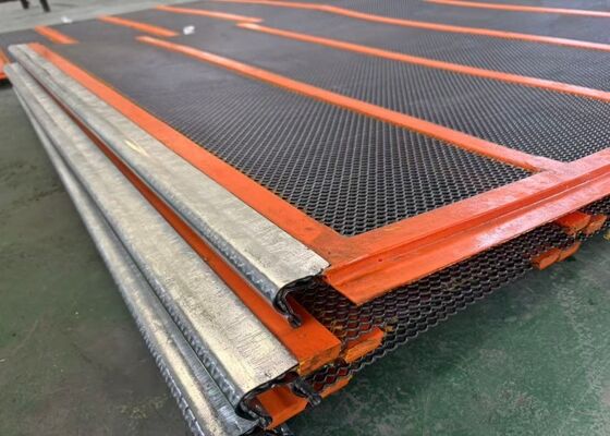 Self Cleaning Screen Mesh for Mining and Quarry Applications