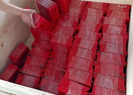 Poliüretan Konveyör Bant Kazıyıcı Kırmızı Bıçak Darbeye Dayanıklı Madencilik Aşınma Parçası