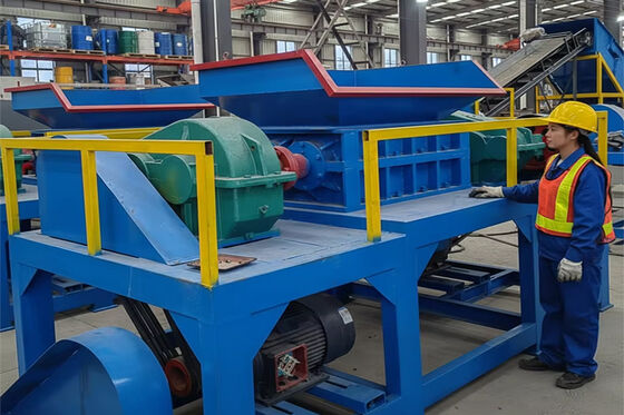 Fabrika kullanımı için 4200kg ağır ağırlıklı çift şaftlı parçalayıcı