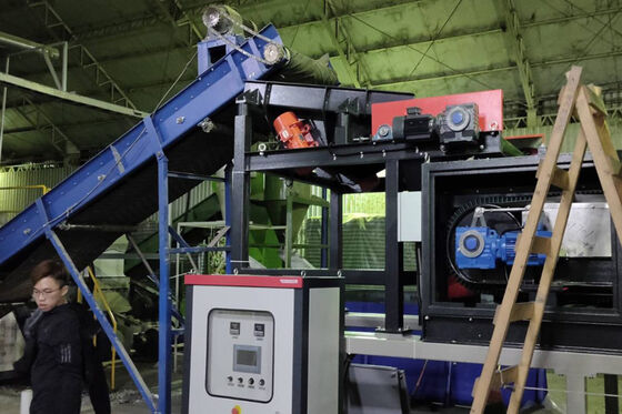 Anti-Statik Kemer Eddy Current Separator for Dusty E Waste Shredding Plant (Dust E atık parçalama tesisi için anti-statik kemer Eddy akım ayırıcı)